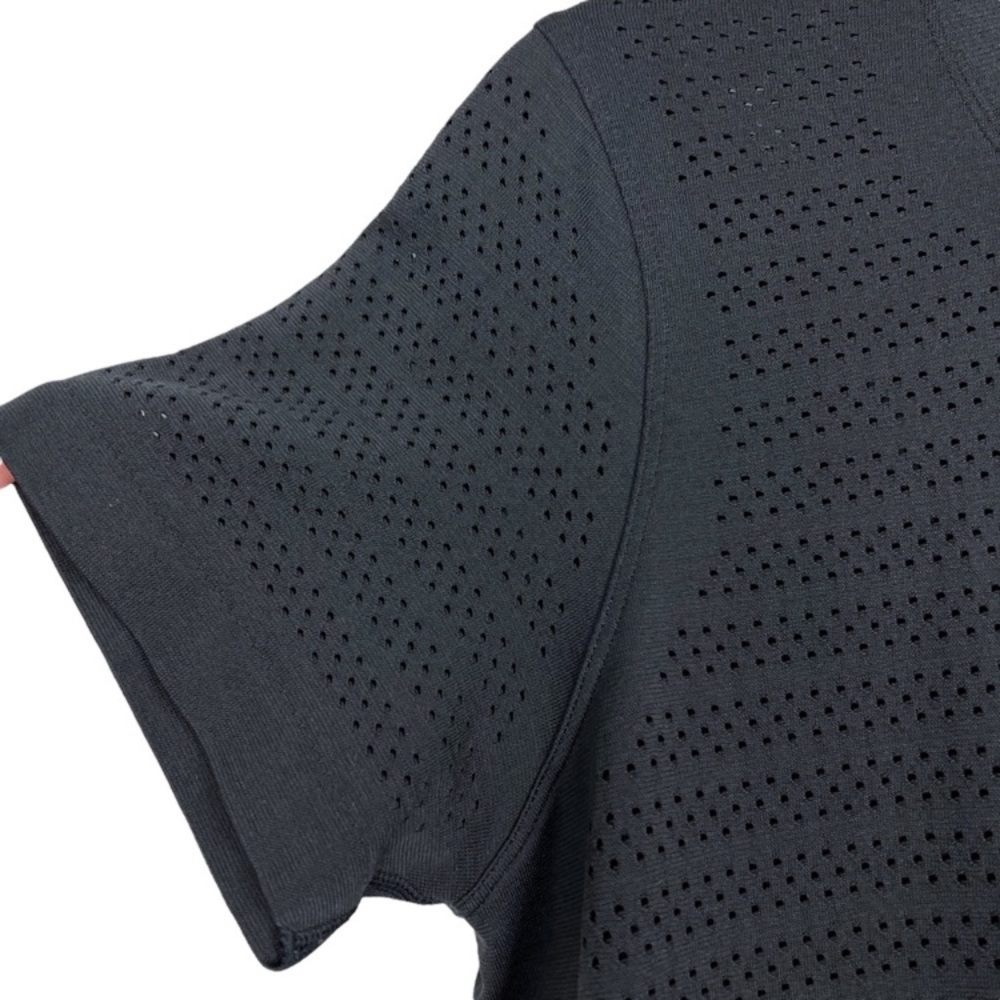 Lululemon Breeze By Perforated Short Sleeve
Shirt Black 10